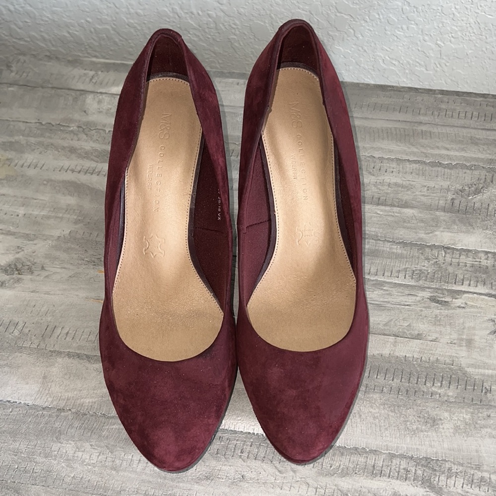 Marks & Spencer Maroon suede pumps ** wide fit **